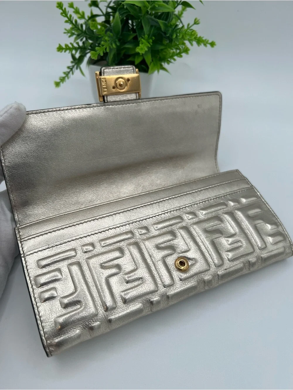 Fendi baguette ff long wallet silver embossed - Picture 8 of 11